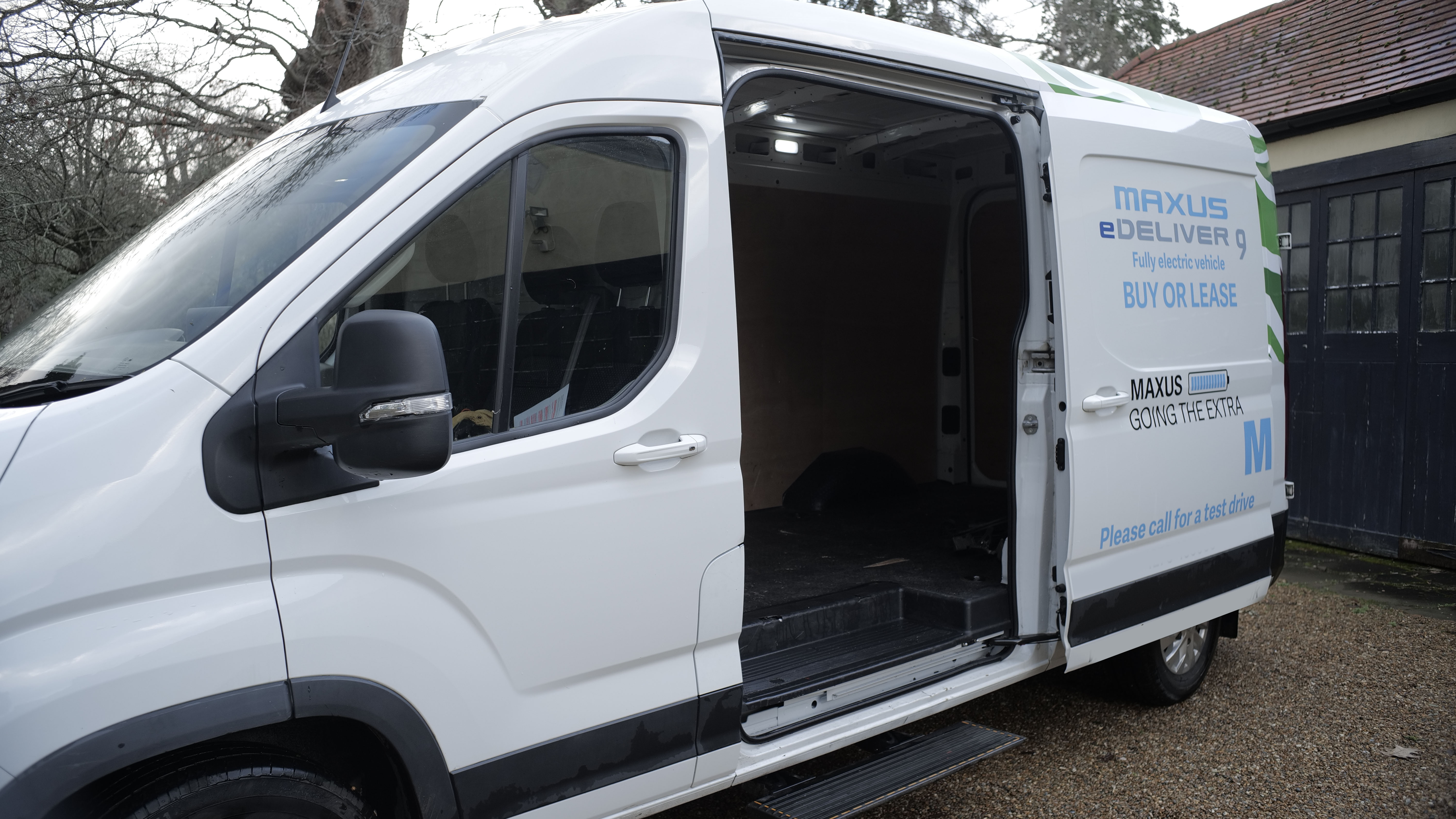 MAXUS E DELIVER 9 MWB ELECTRIC FWD 150kW High Roof Van 88kWh Auto